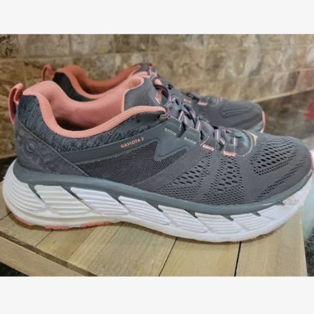 Hoja running shoes